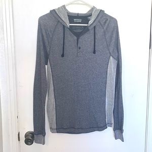 🌹Levi”s Lightweight Men”s Pullover Long Sleeve Tee Shirt with Hoodie, NWOT